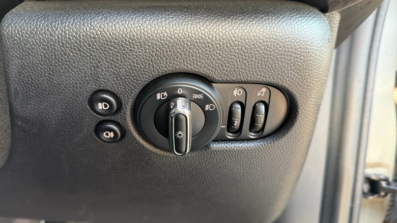 MINI Hatchback 1.5 Cooper Classic II 3dr Petrol Hatchback